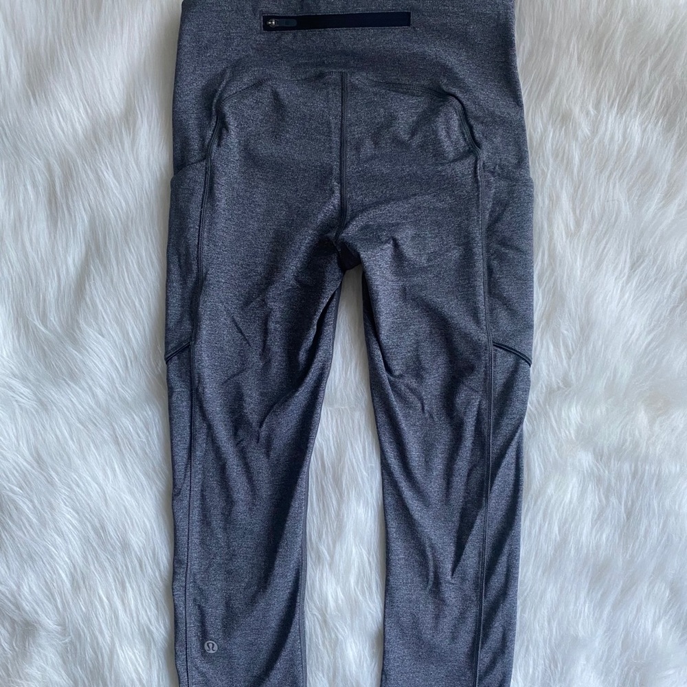 Lululemon Crops Size 4 - Picture 1 of 9